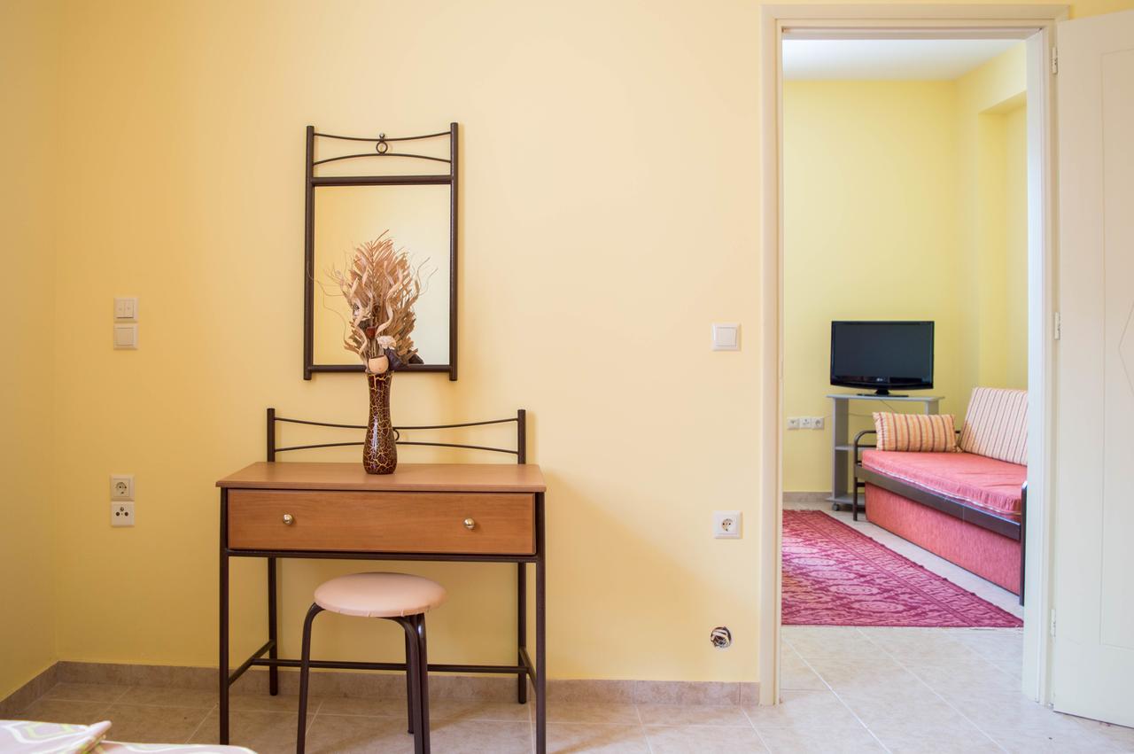 Manesi Apartments Boumboukas Buitenkant foto